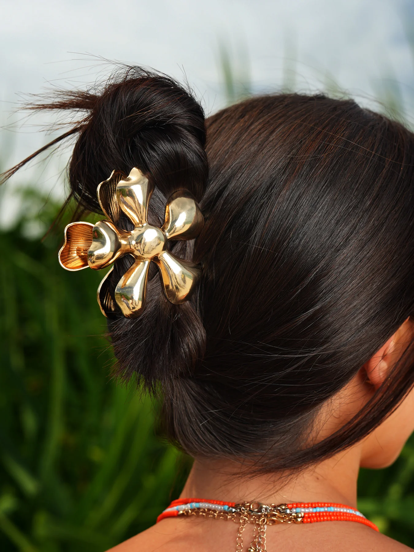 Gold Metal Flower Hair Clip - Image 2