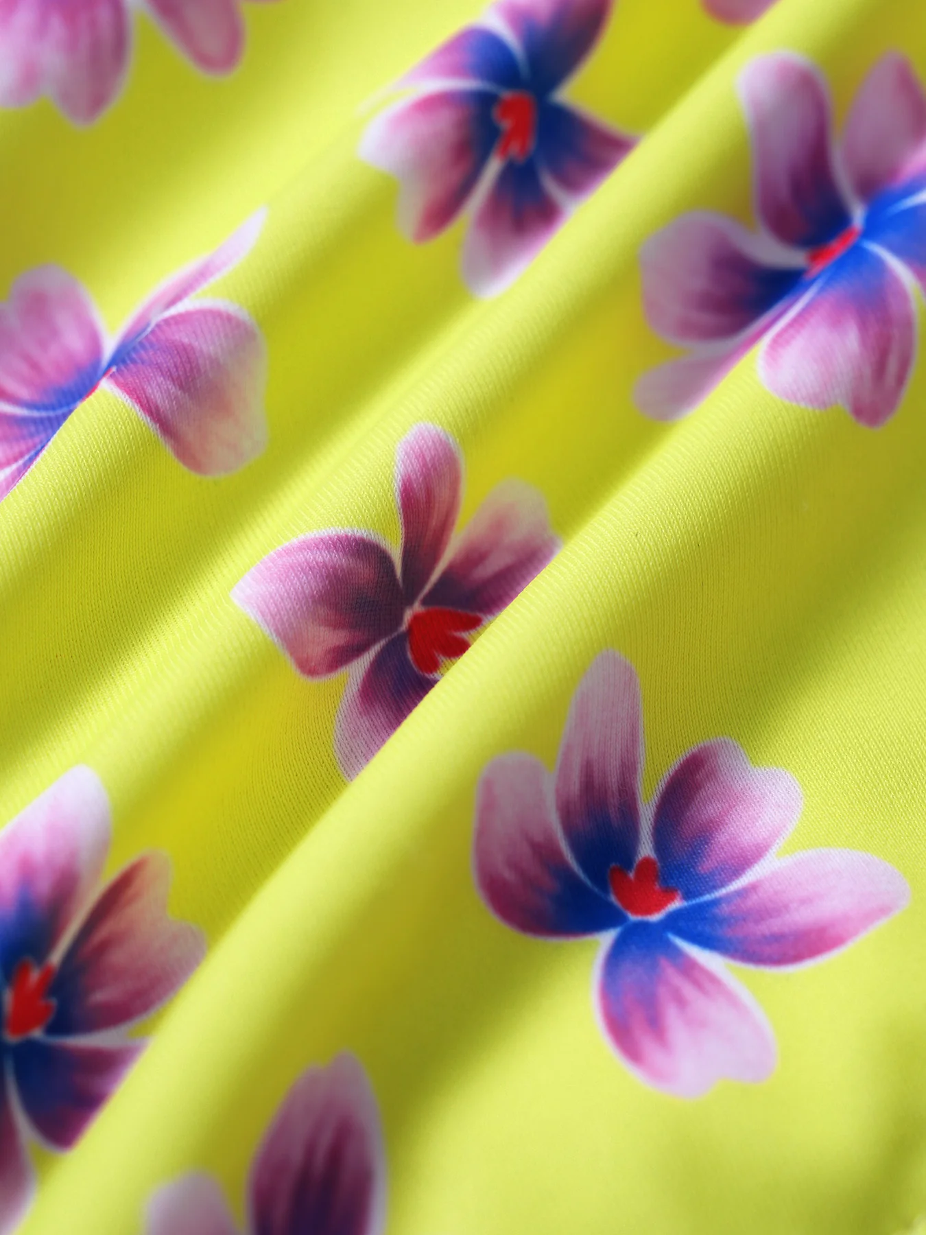 Yellow O-Ring Contrast Flower Bikini Set - Image 10